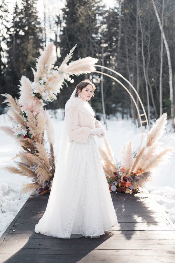 Свадебная шубка напрокат для невесты Москва